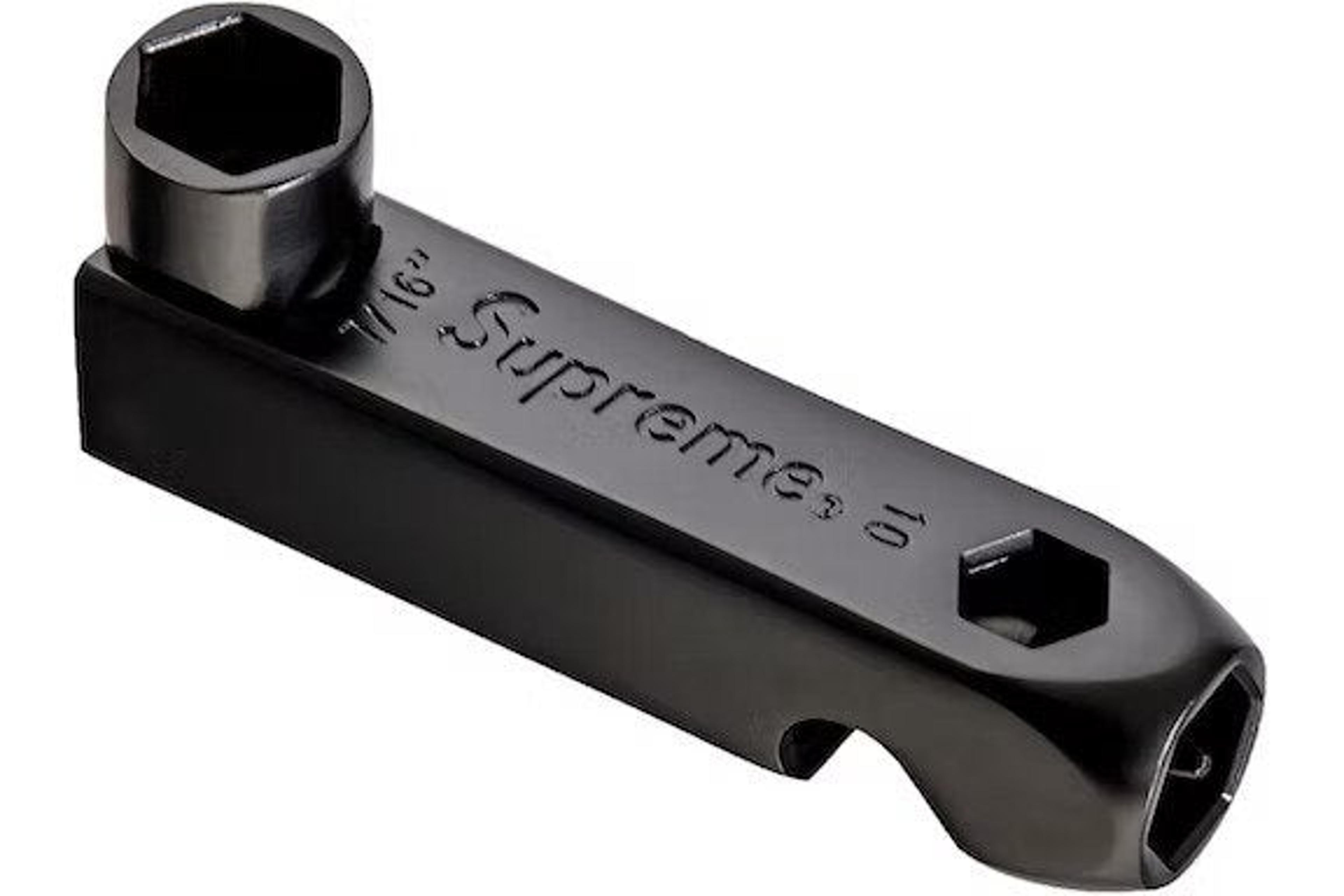 Supreme Pipe Skate Key Black