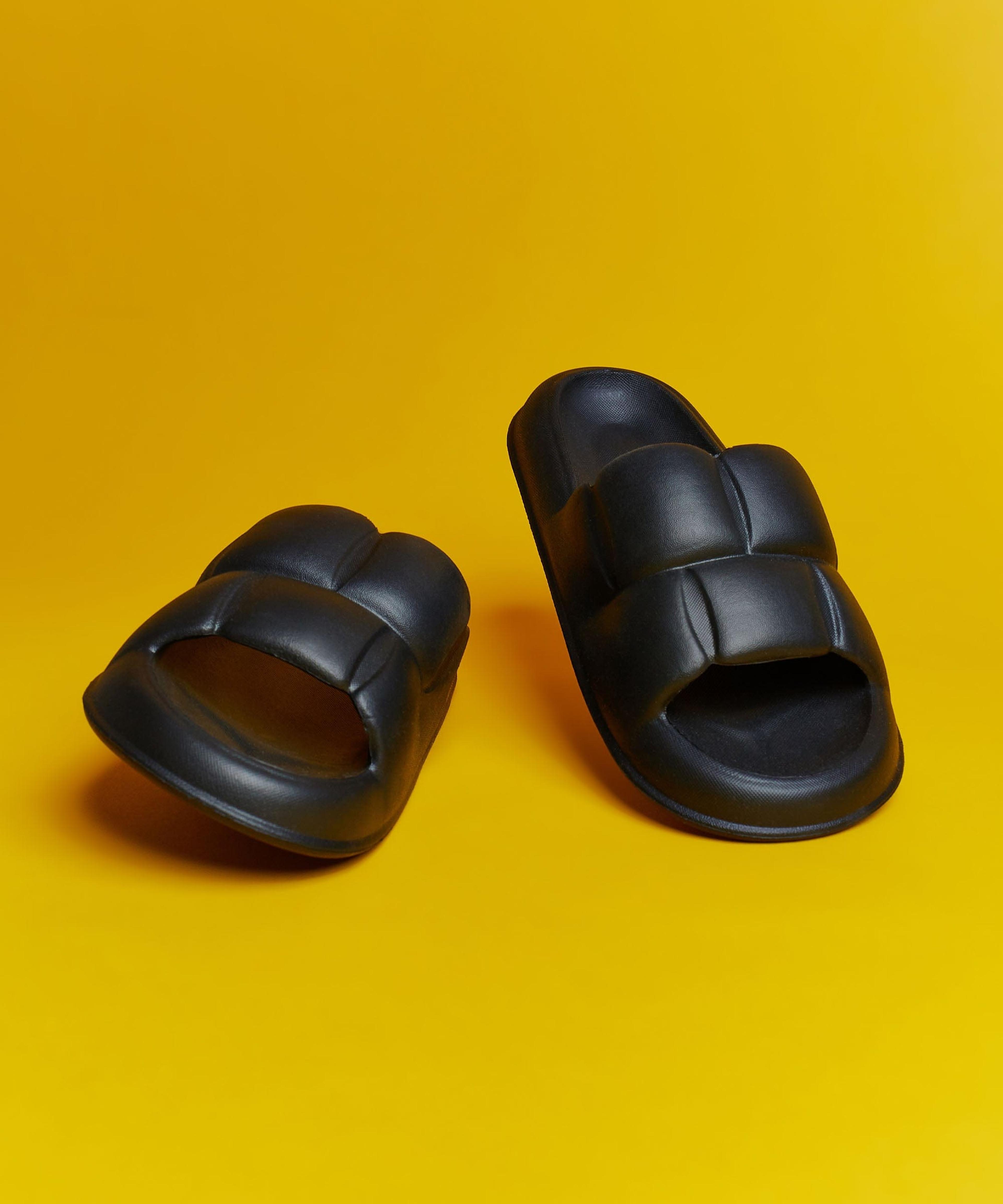 Minimalistic Slides - Black