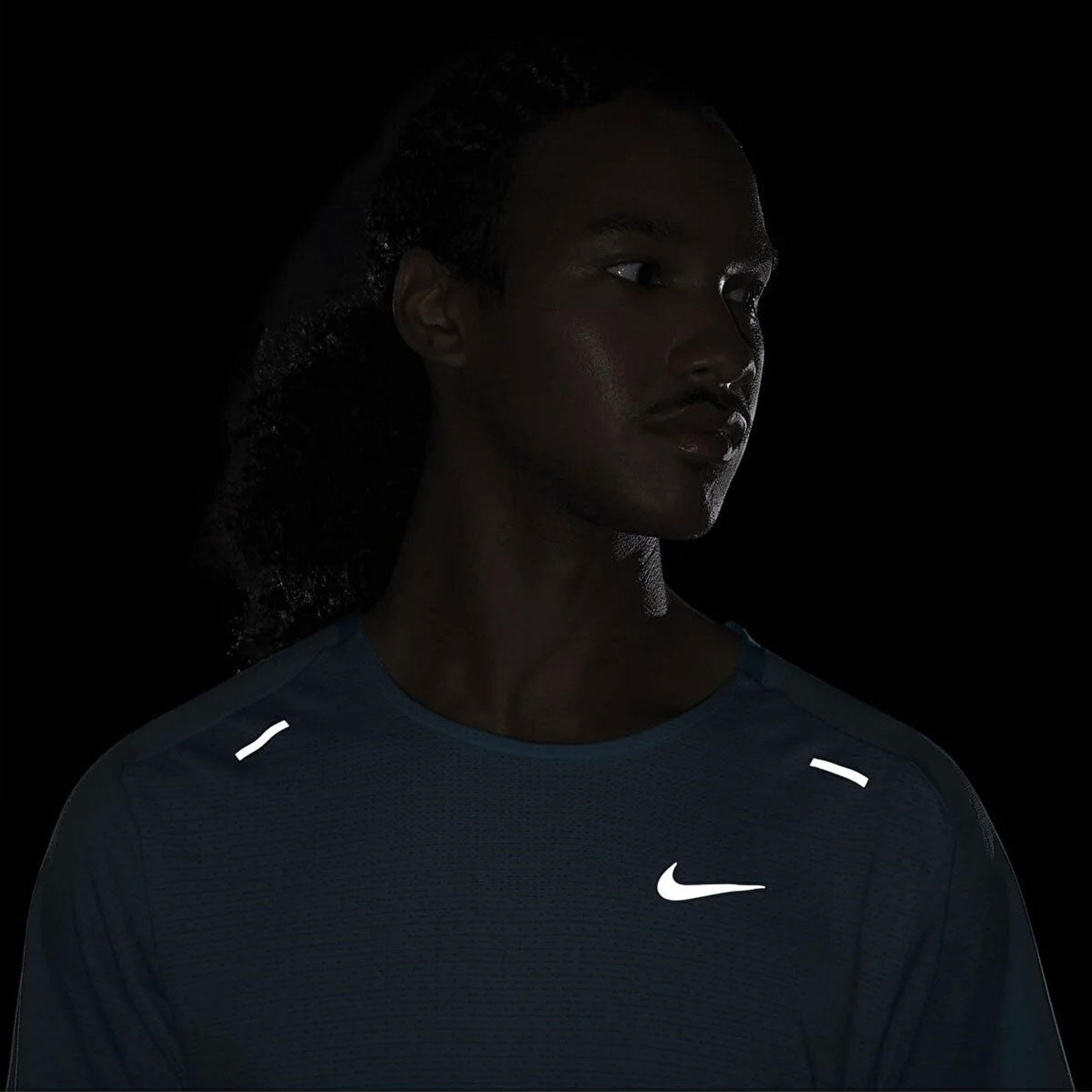 Alternate View 4 of Nike Men's Dri-FIT ADV Run Division TechKnit Short-Sleeve Blue