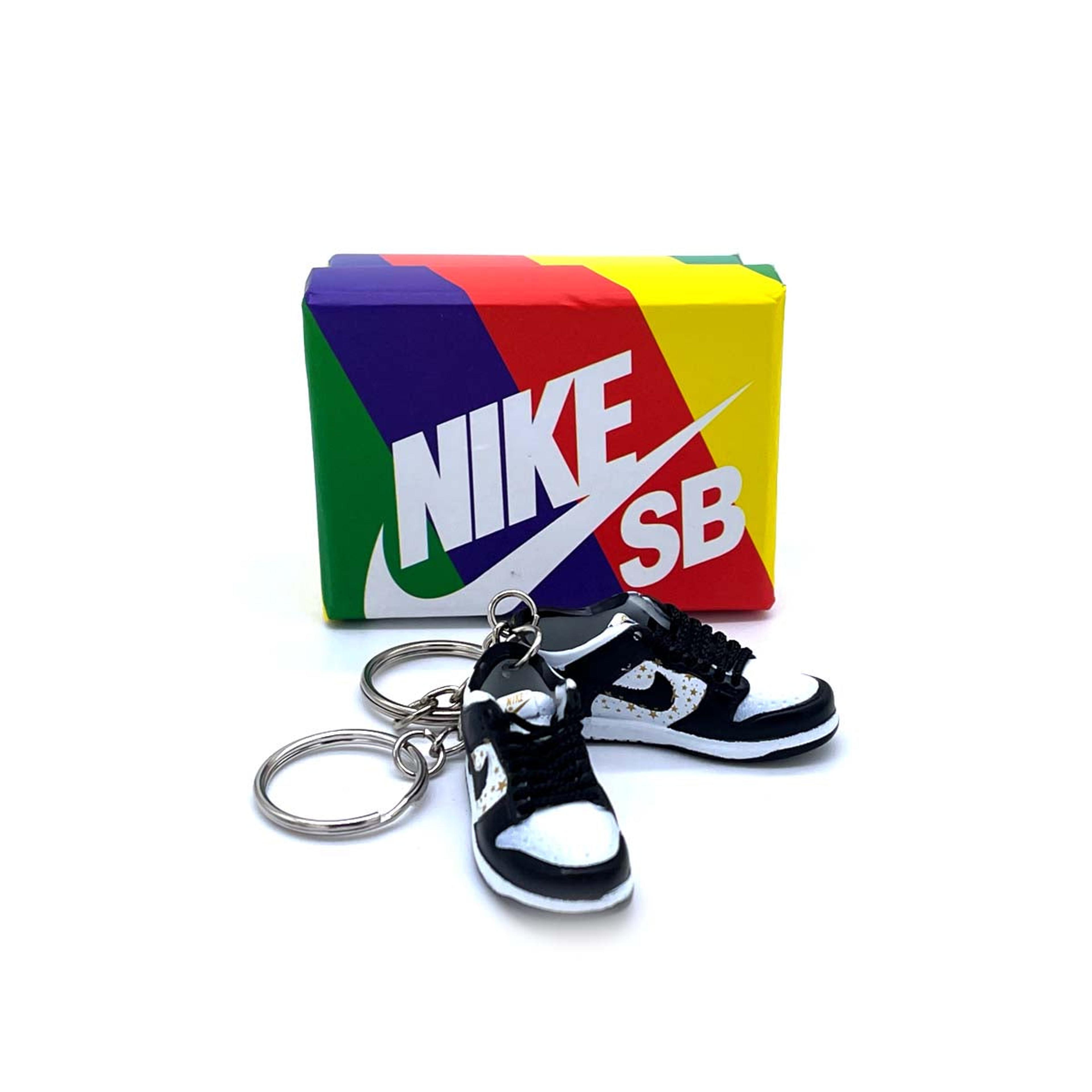 Alternate View 3 of 3D Sneaker Keychain- Nike SB Dunk Low Supreme Stars Black Pair