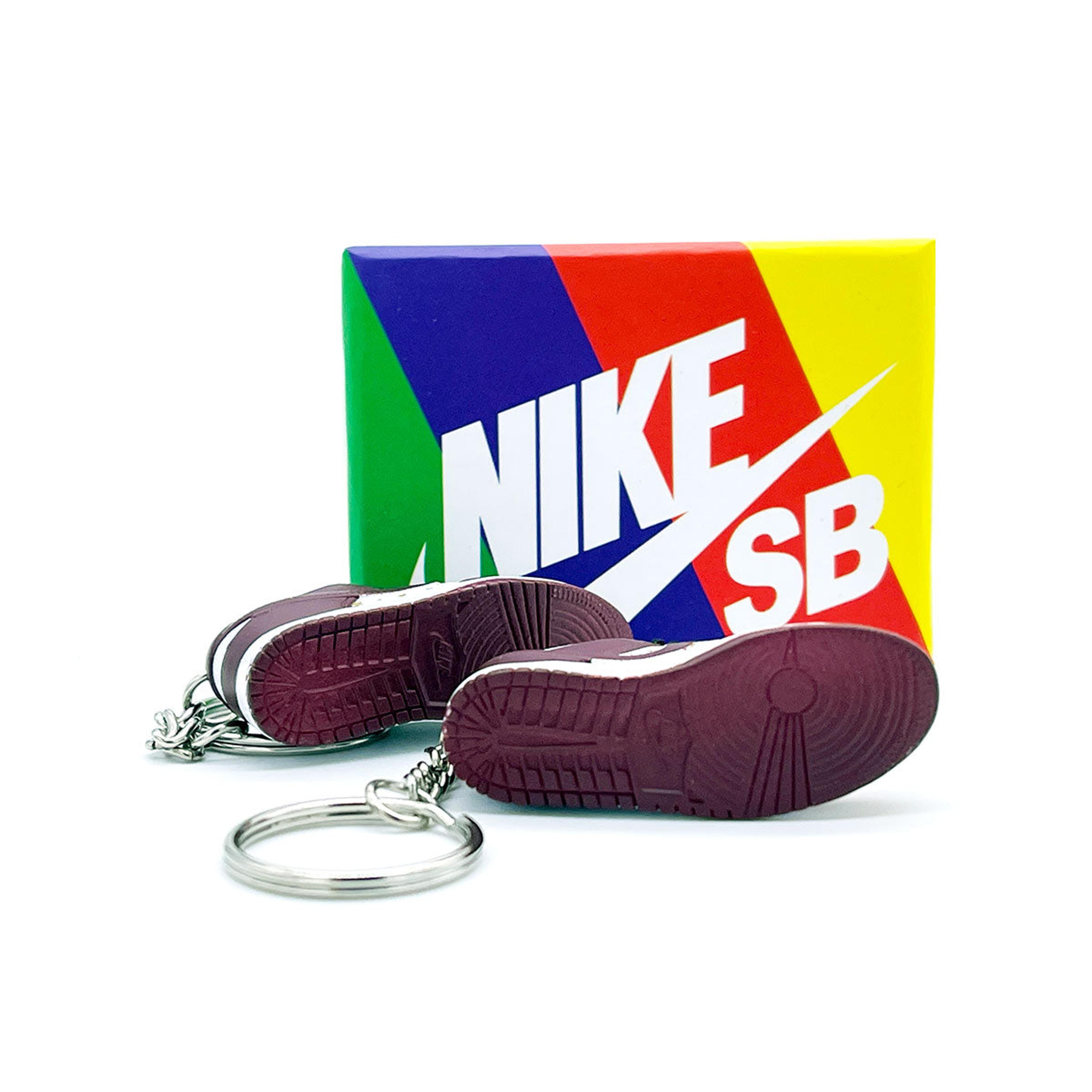 Alternate View 3 of 3D Sneaker Keychain- Nike SB Dunk Low Supreme Stars Barkroot Bro
