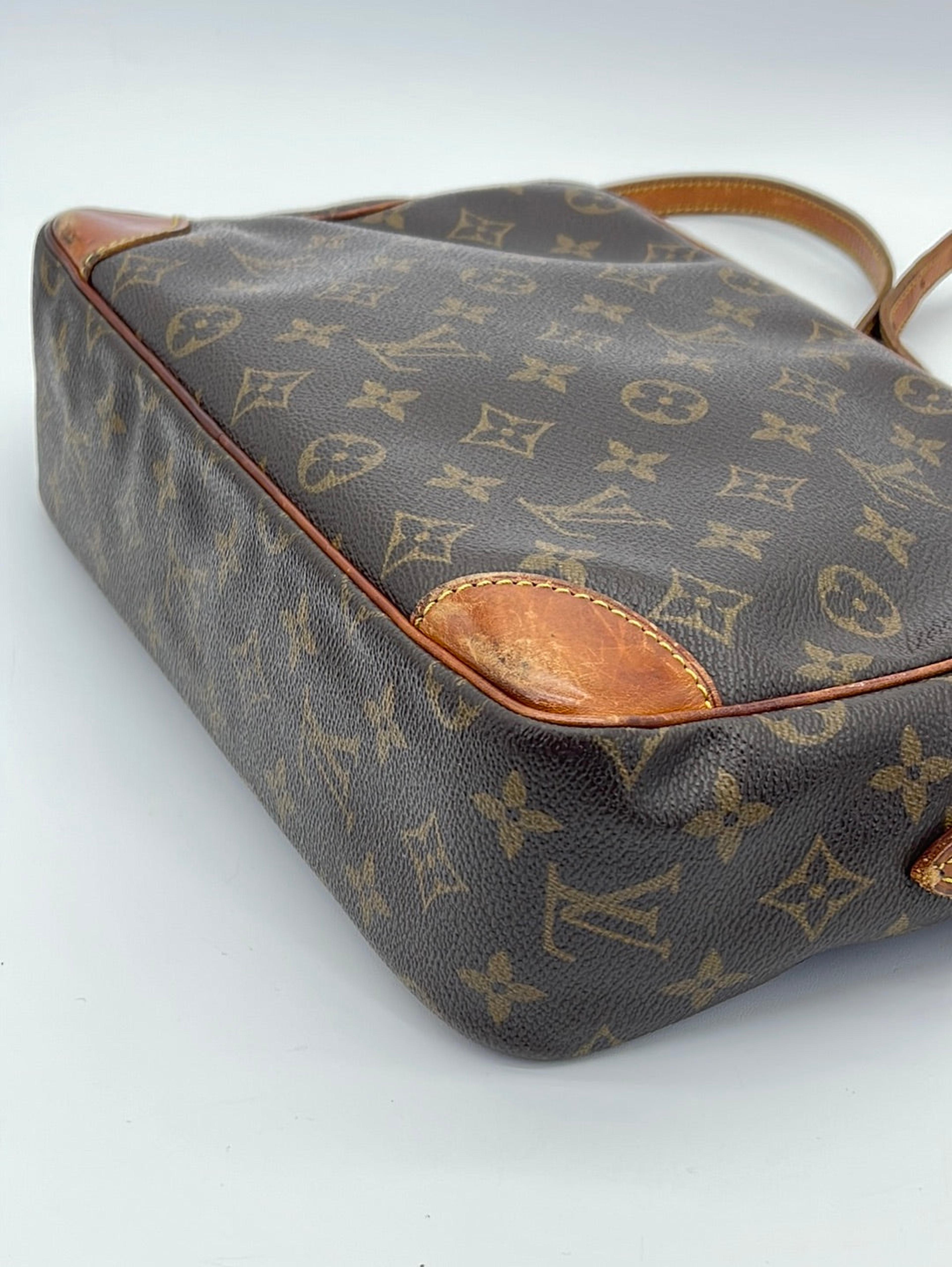 NTWRK - PRELOVED Louis Vuitton Trocadero 30 Shoulder Bag NO0960