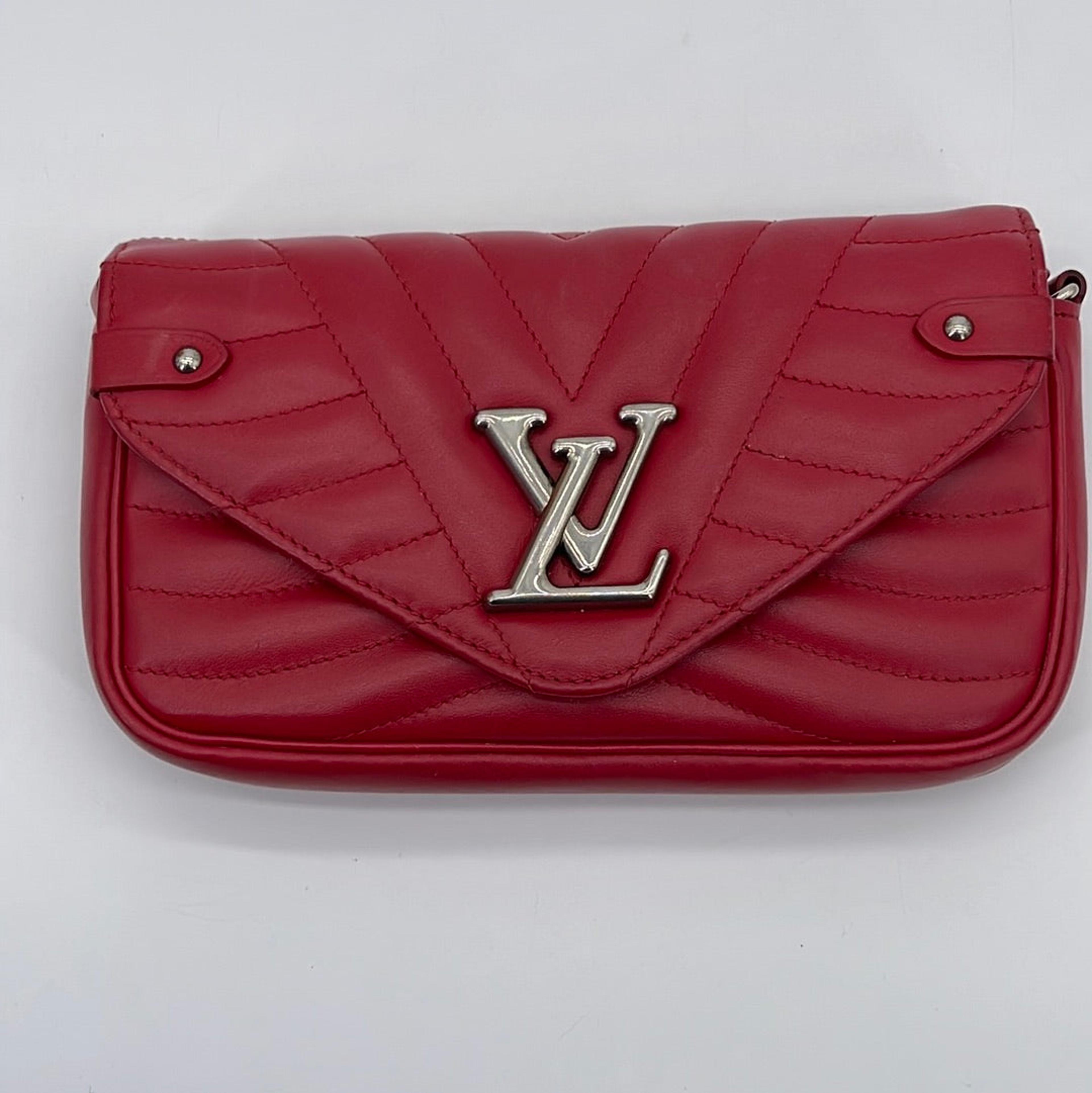 NTWRK - PRELOVED Louis Vuitton Red Quilted Cowhide New Wave Chain