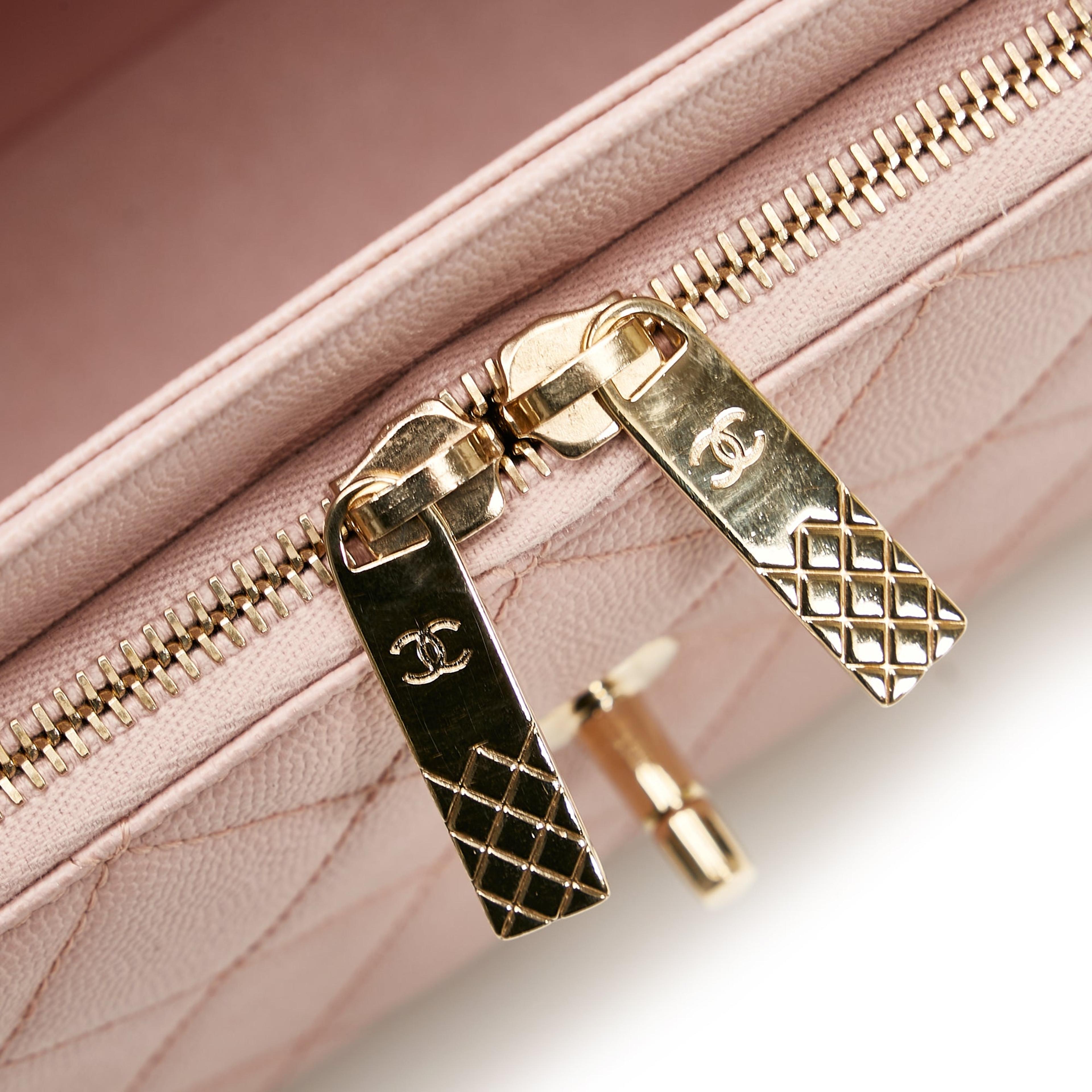  Chanel, Pre-Loved Pink Quilted Caviar Business