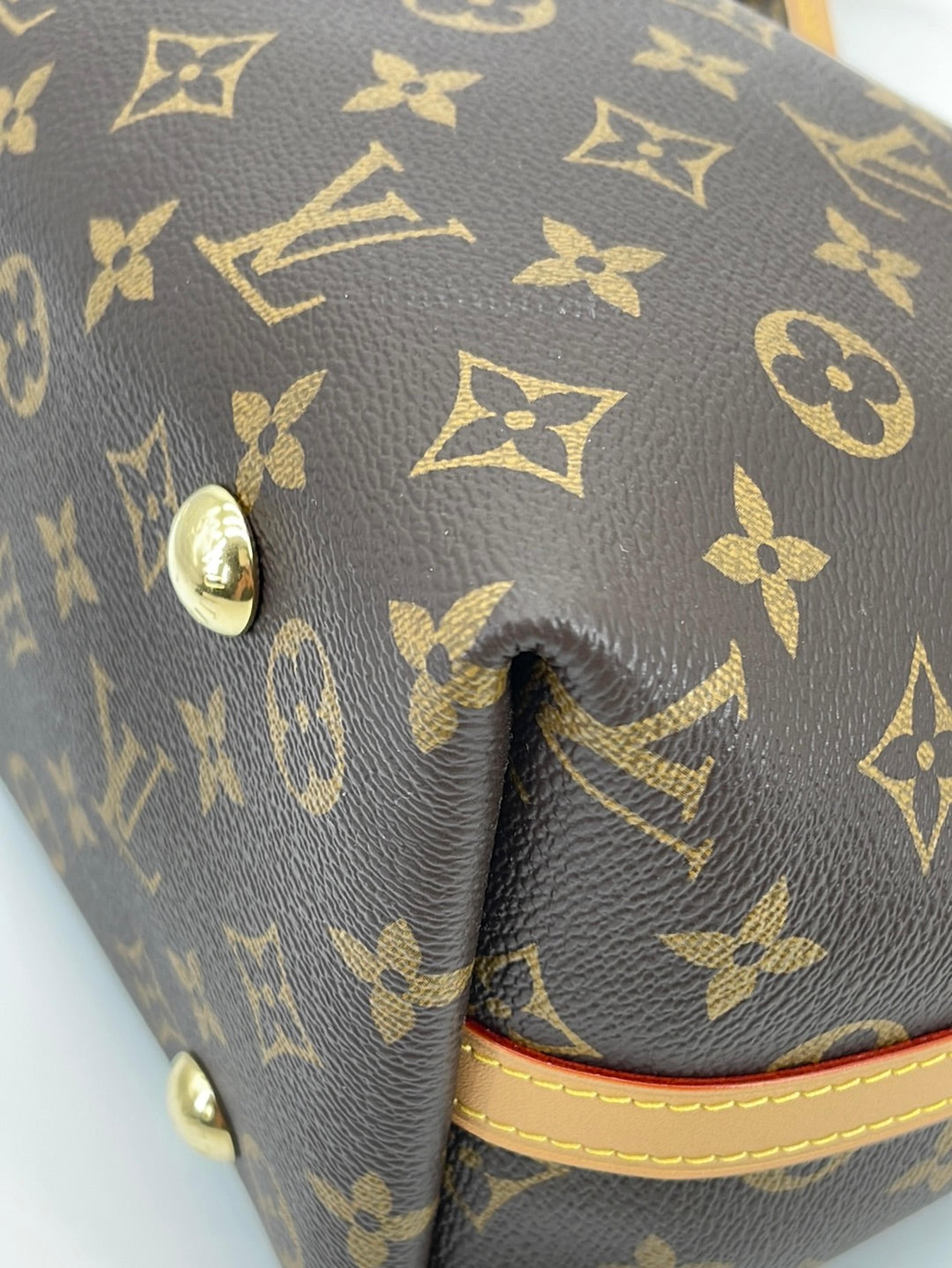 Sold at Auction: Louis Vuitton, Louis Vuitton - NEW - On the go MM - Black/Beige  Embossed Leather Tote w/ Strap