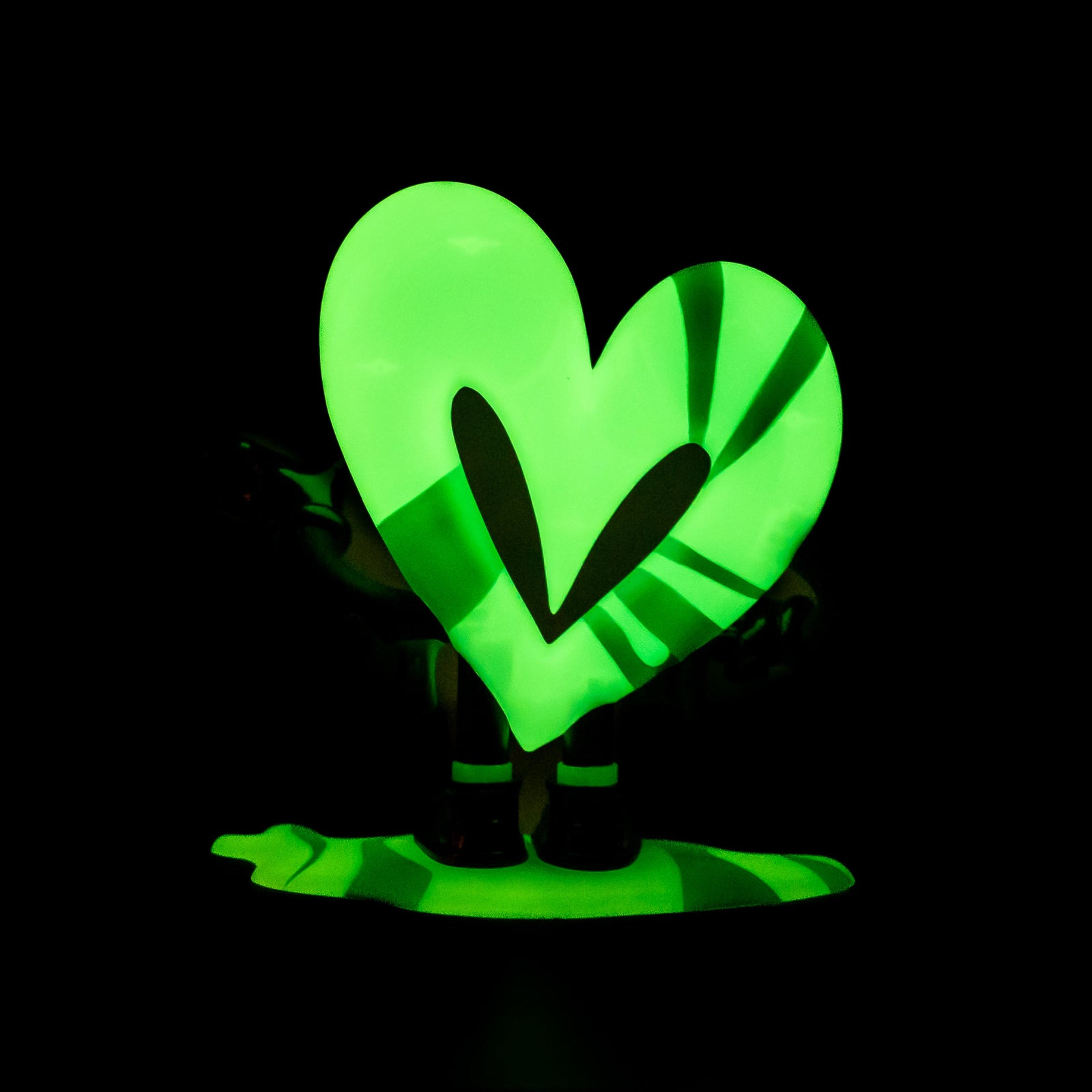 Alternate View 1 of DCon 2022 Exclusive OPN HEART BY JASON NAYLOR X 3DRETRO Glow in 