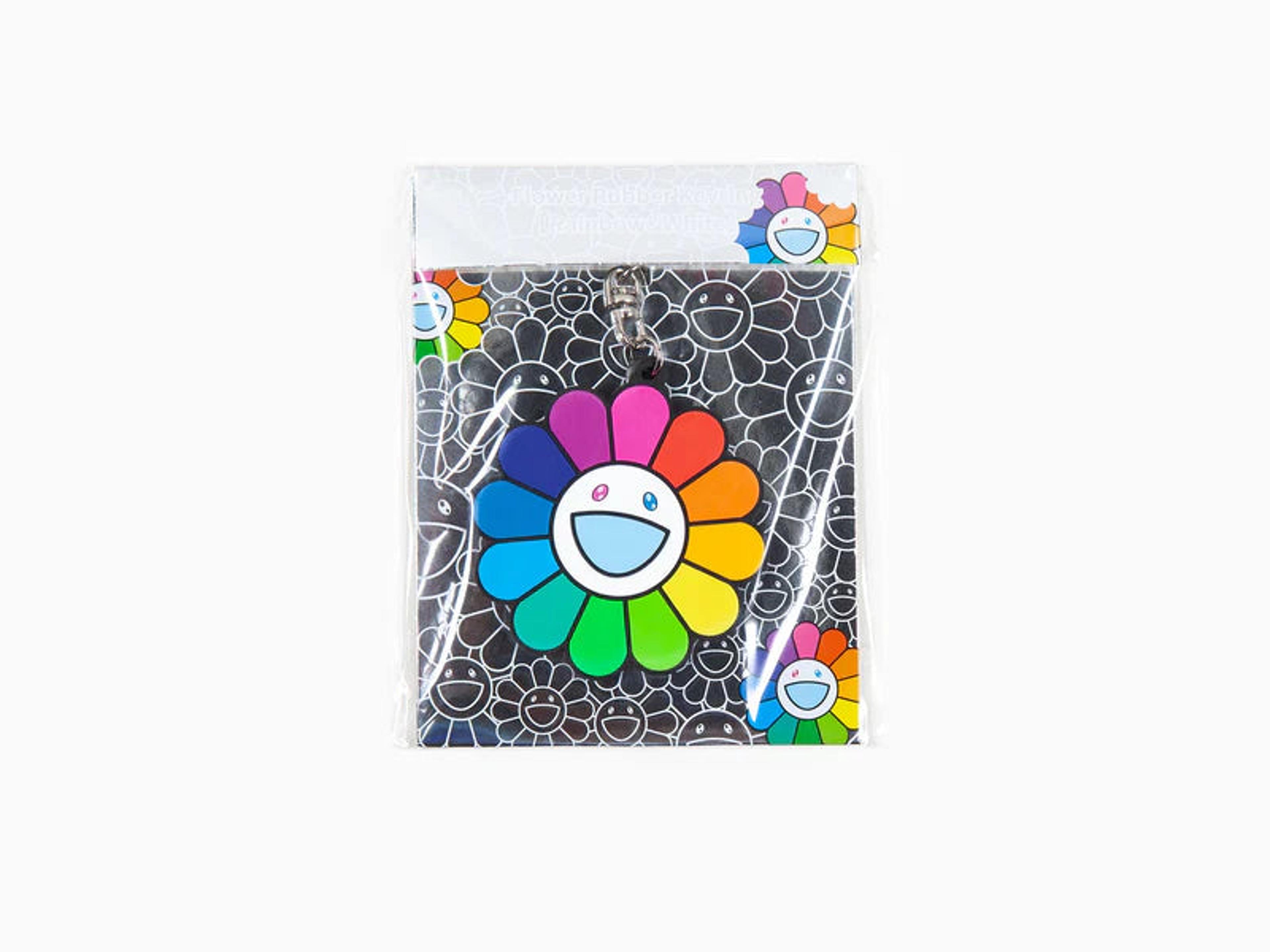 Alternate View 3 of Takashi Murakami rainbow flower rubber keyring
