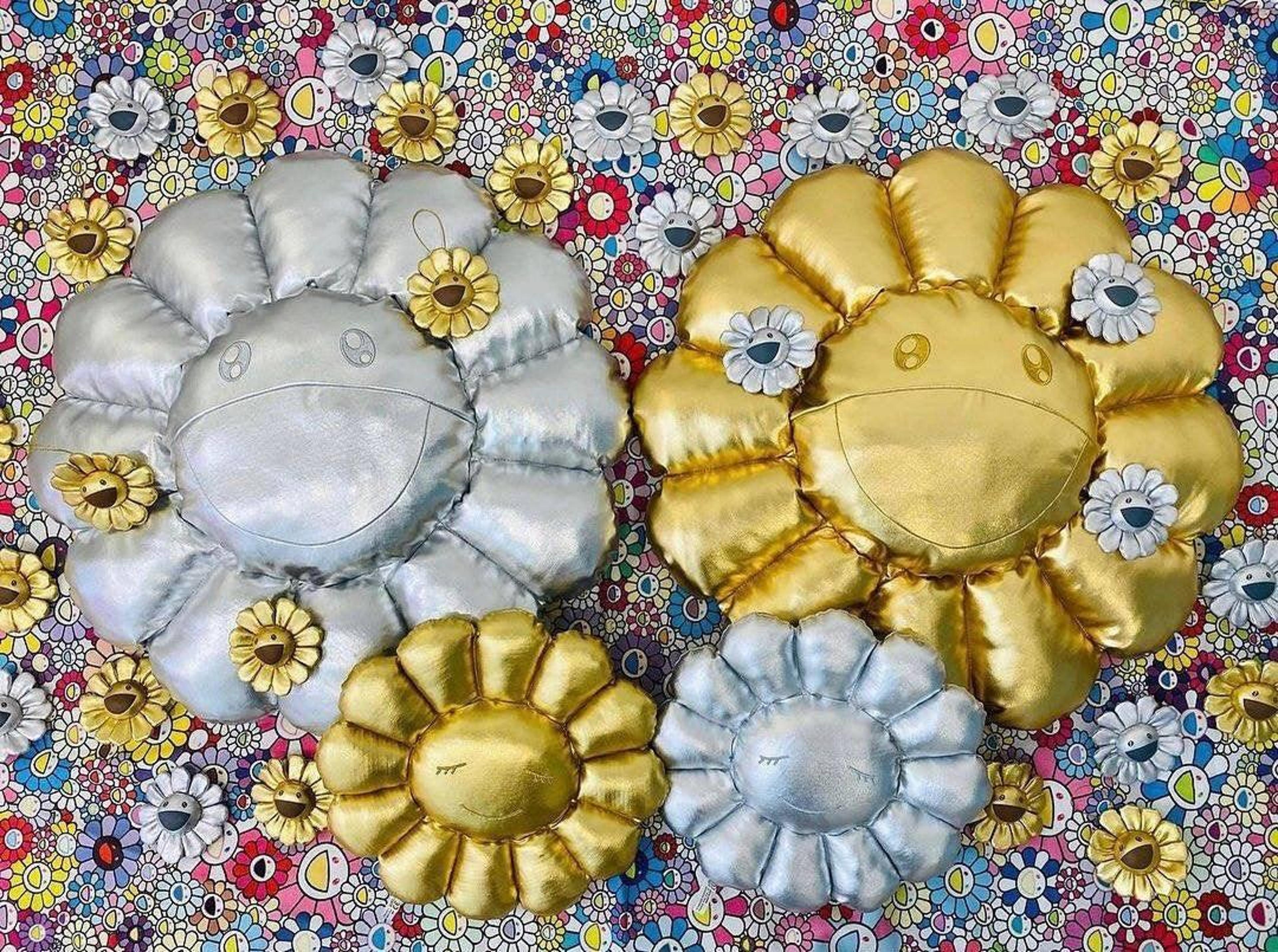 Alternate View 2 of Takashi Murakami Gold Flower Cushion limited colour kaikai kiki