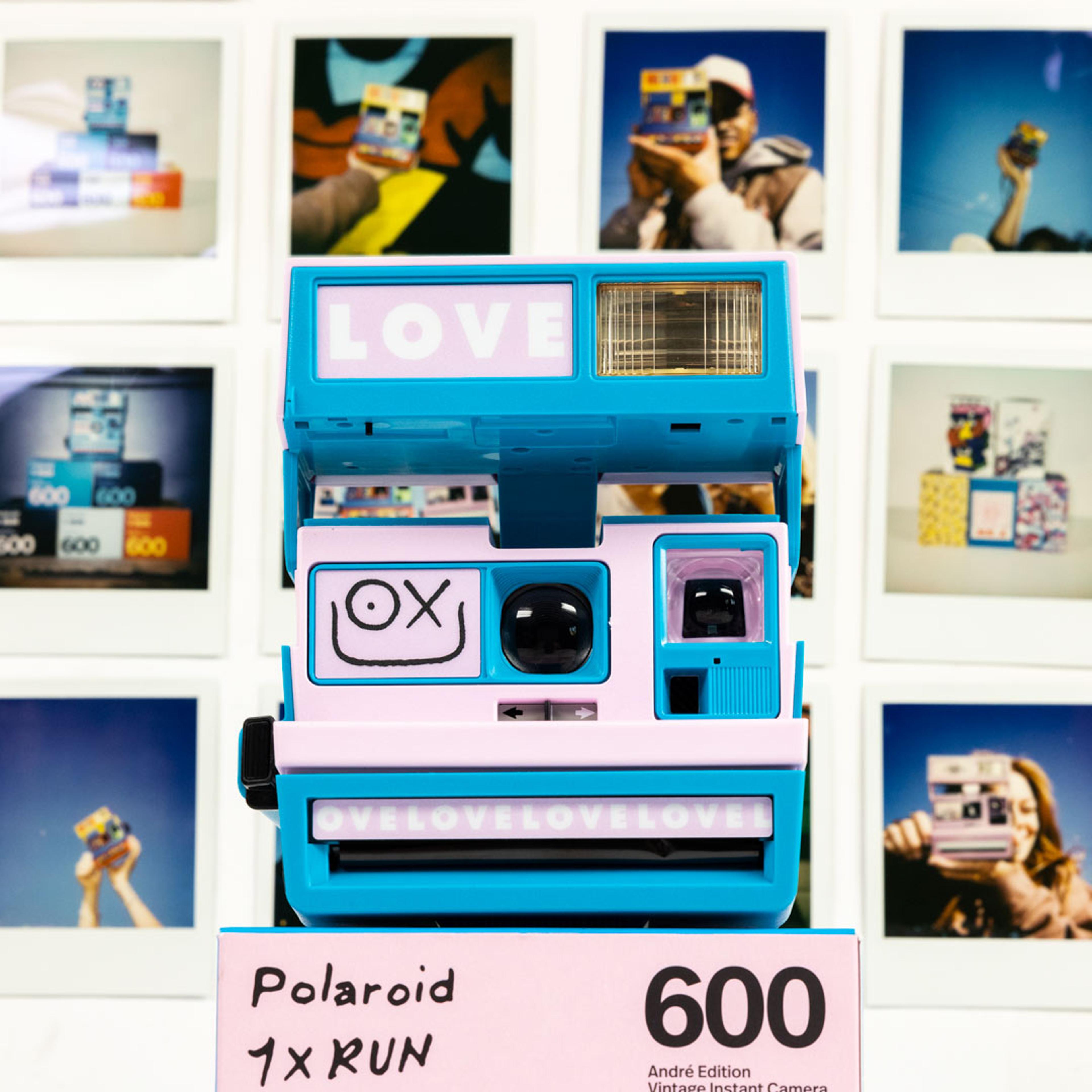 Alternate View 4 of Mr. André Polaroid 600 Camera