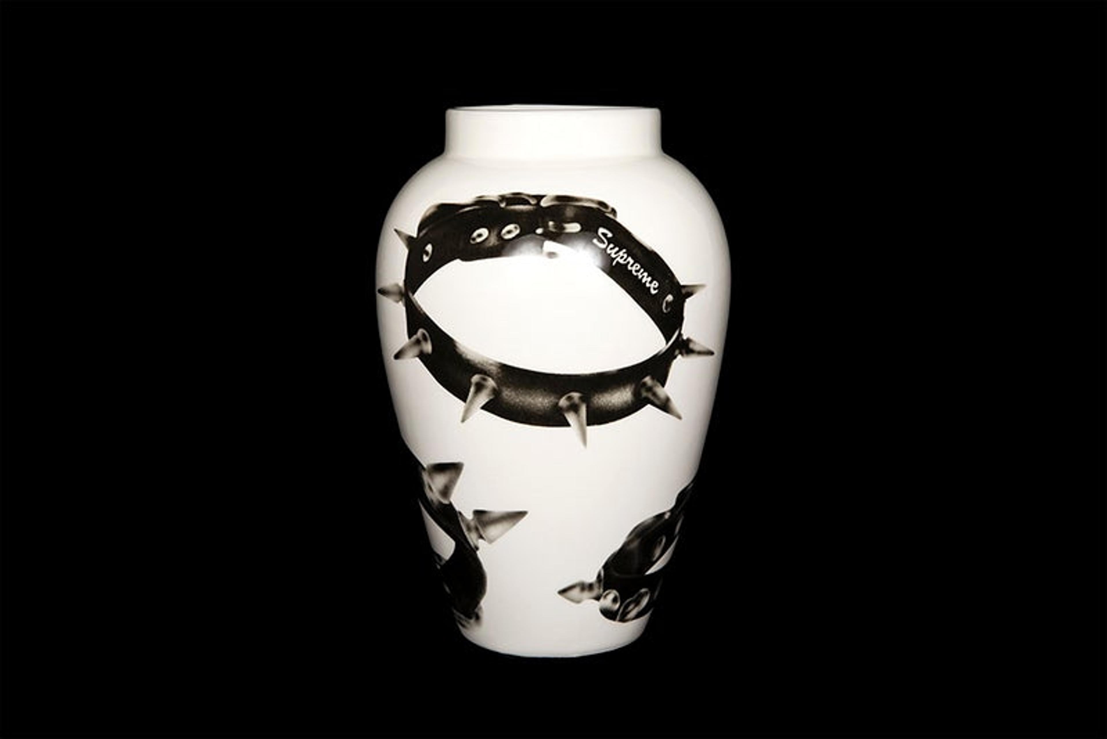 NTWRK - SUPREME STUDDED COLLARS VASE