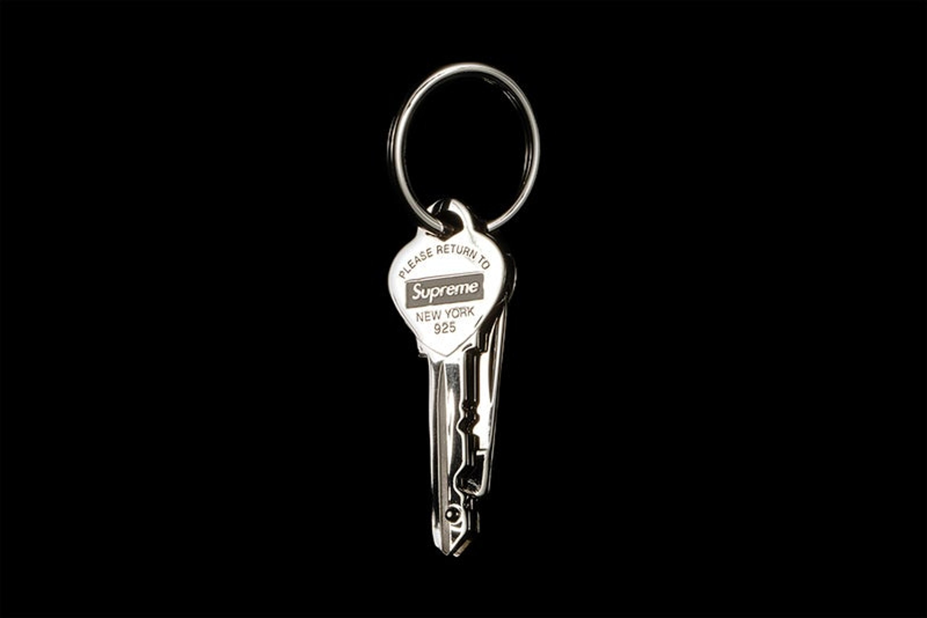 NTWRK - SUPREME TIFFANY & CO. HEART KEY KNIFE KEYRING