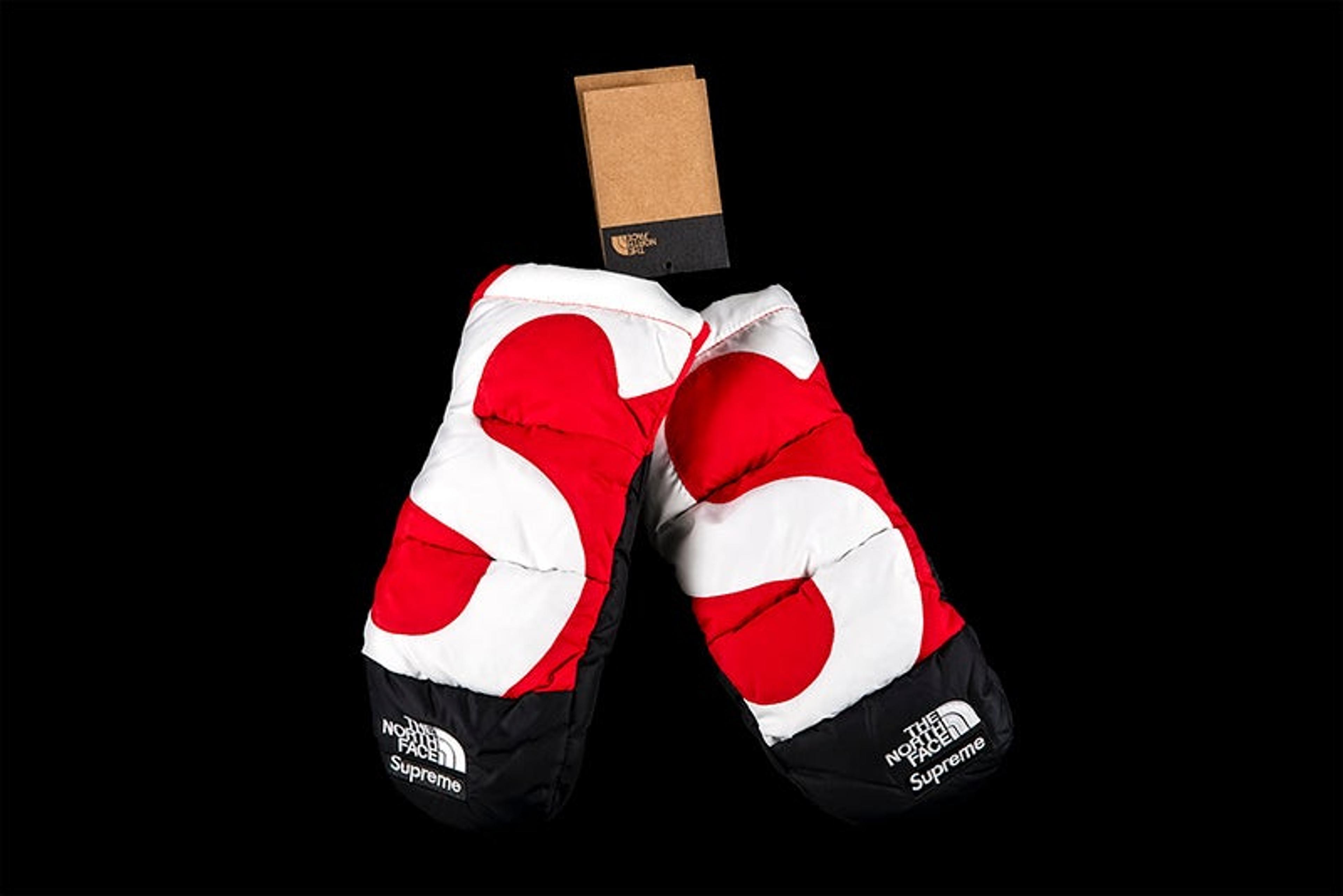 NTWRK - SUPREME X THE NORTH FACE S LOGO NUPTSE MITTS