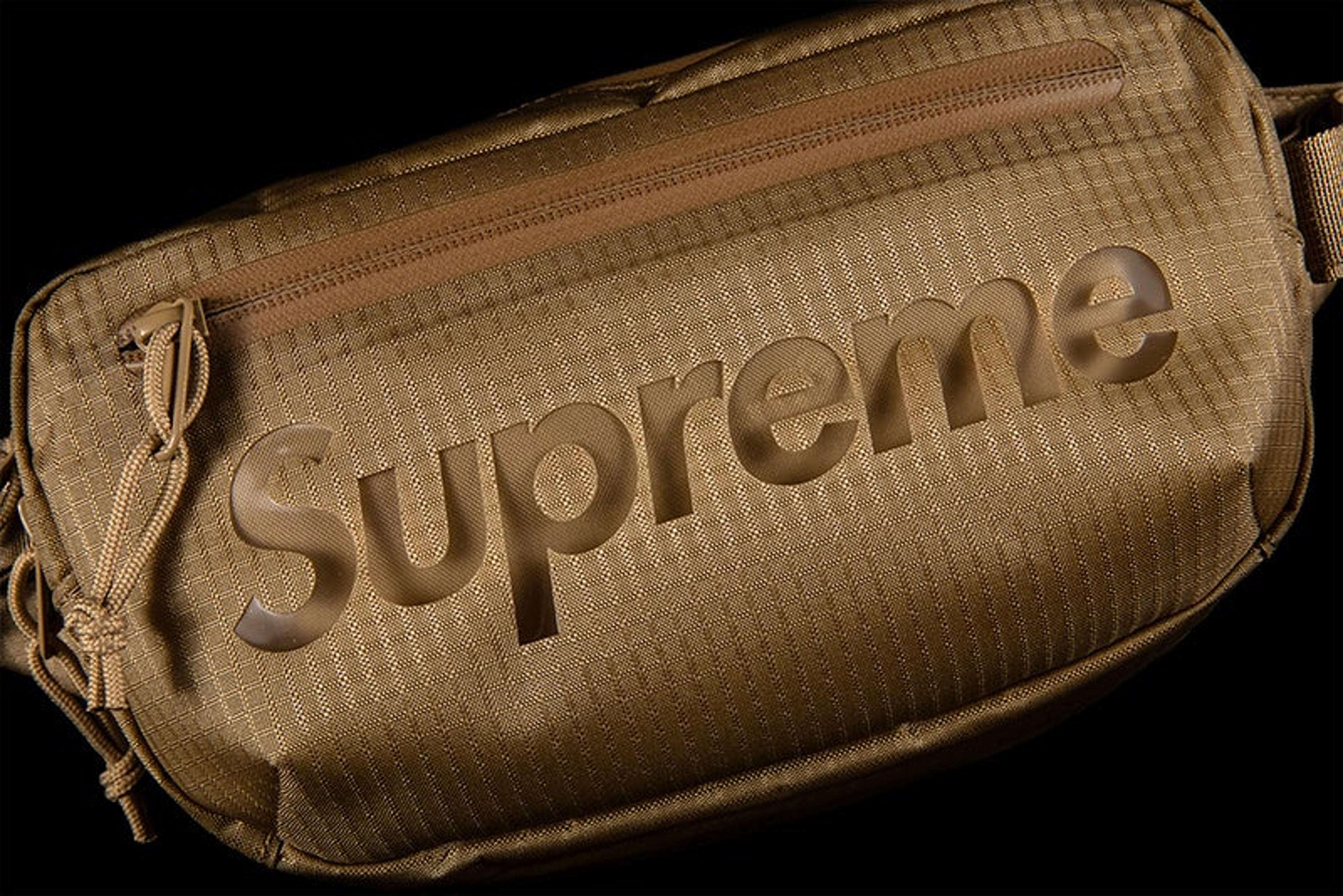 Supreme Waist Bag (ss21) in 2023