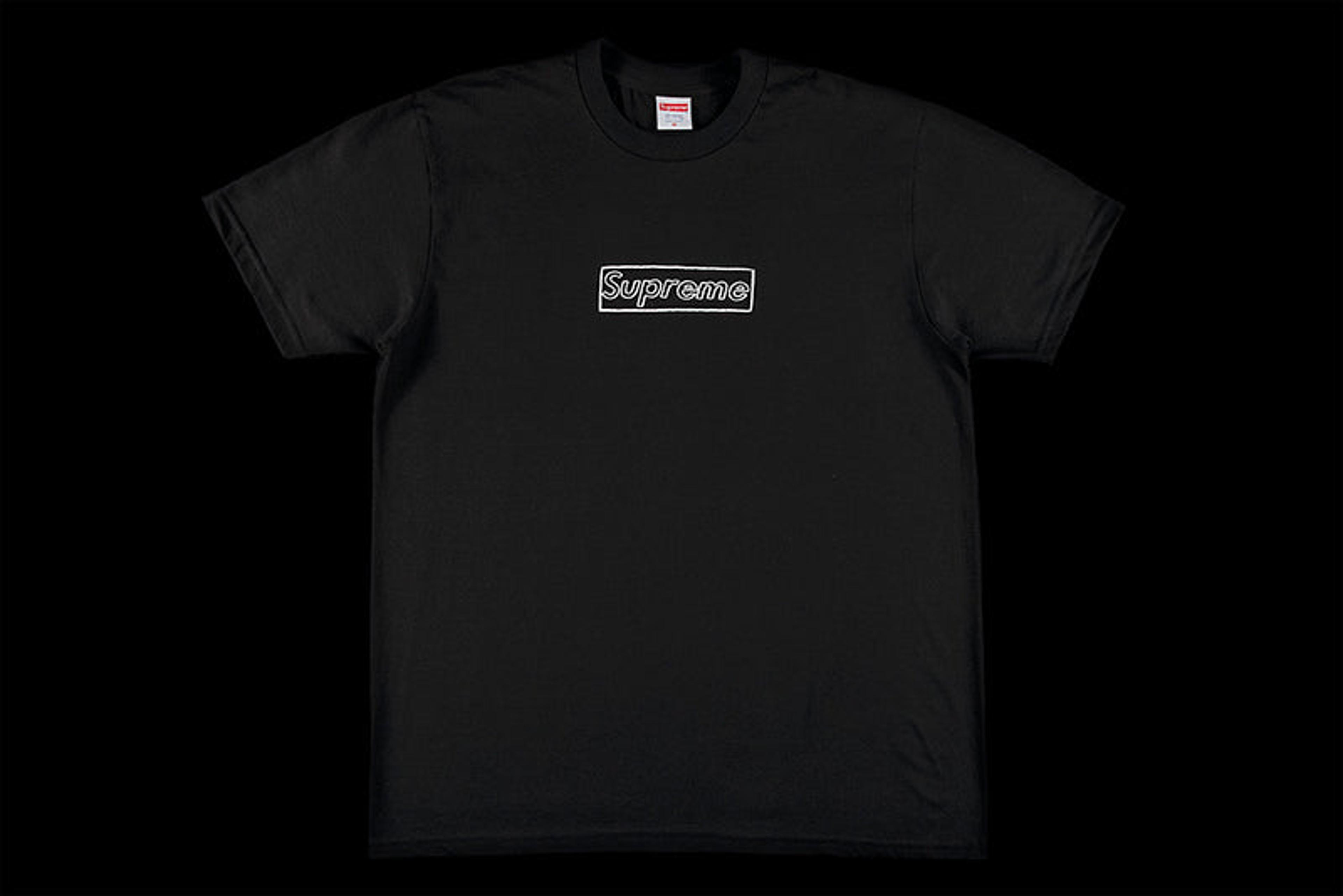 Supreme KAWS Chalk Logo Tee Black L-