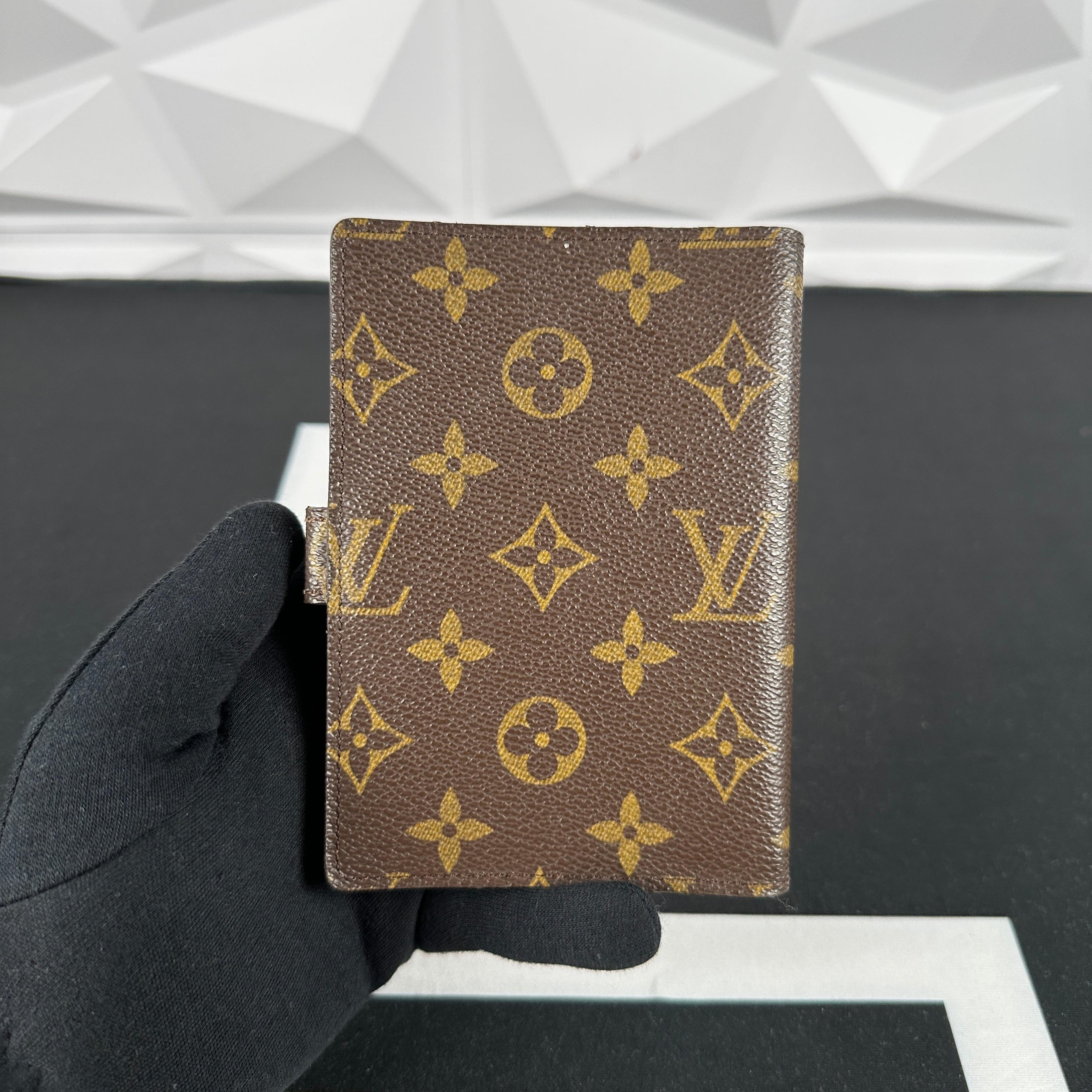 Louis Vuitton, Bags, Authentic Louis Vuitton Agenda Pm Passport Holder