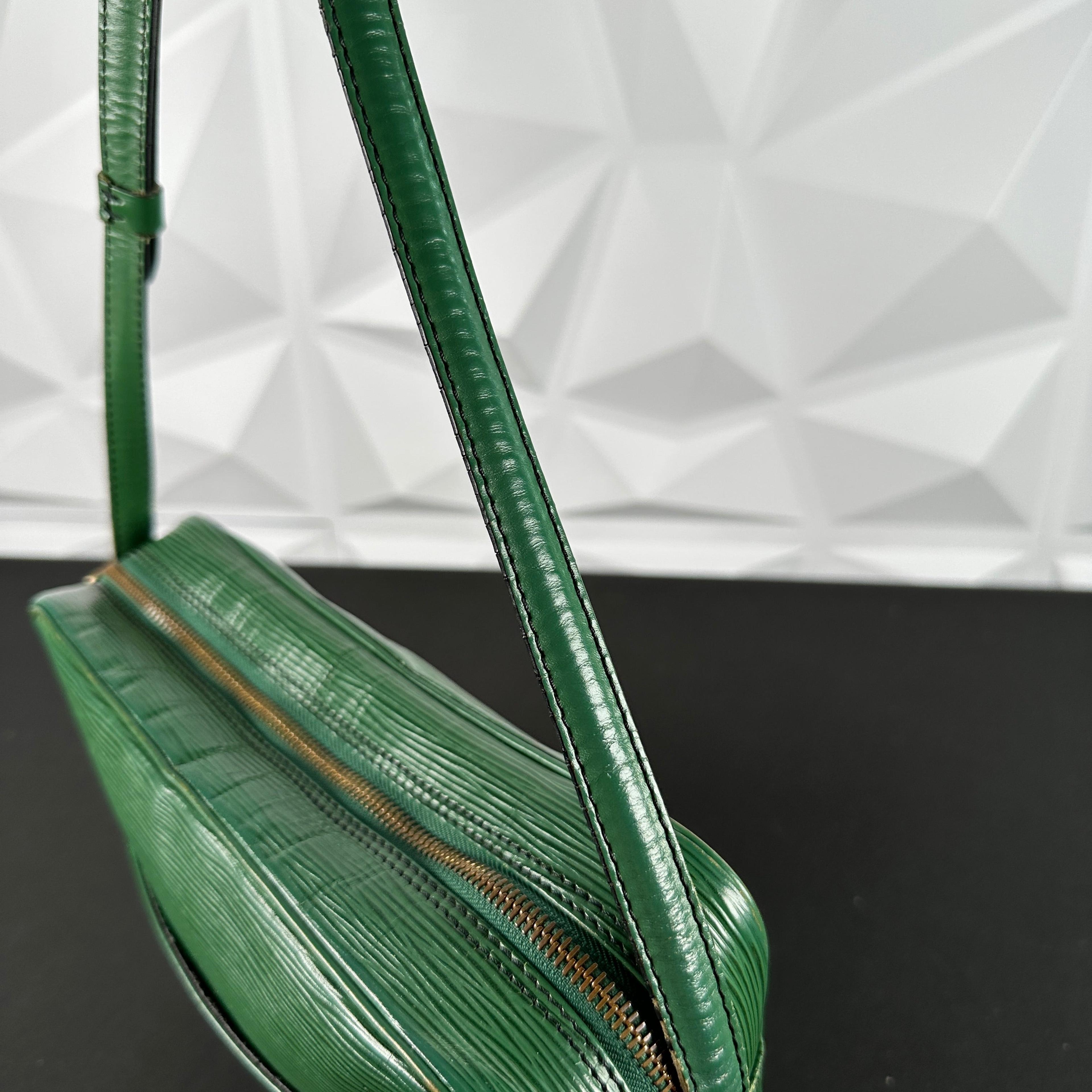 NTWRK - Louis Vuitton Green Epi Trocadero 27 (MI0941)