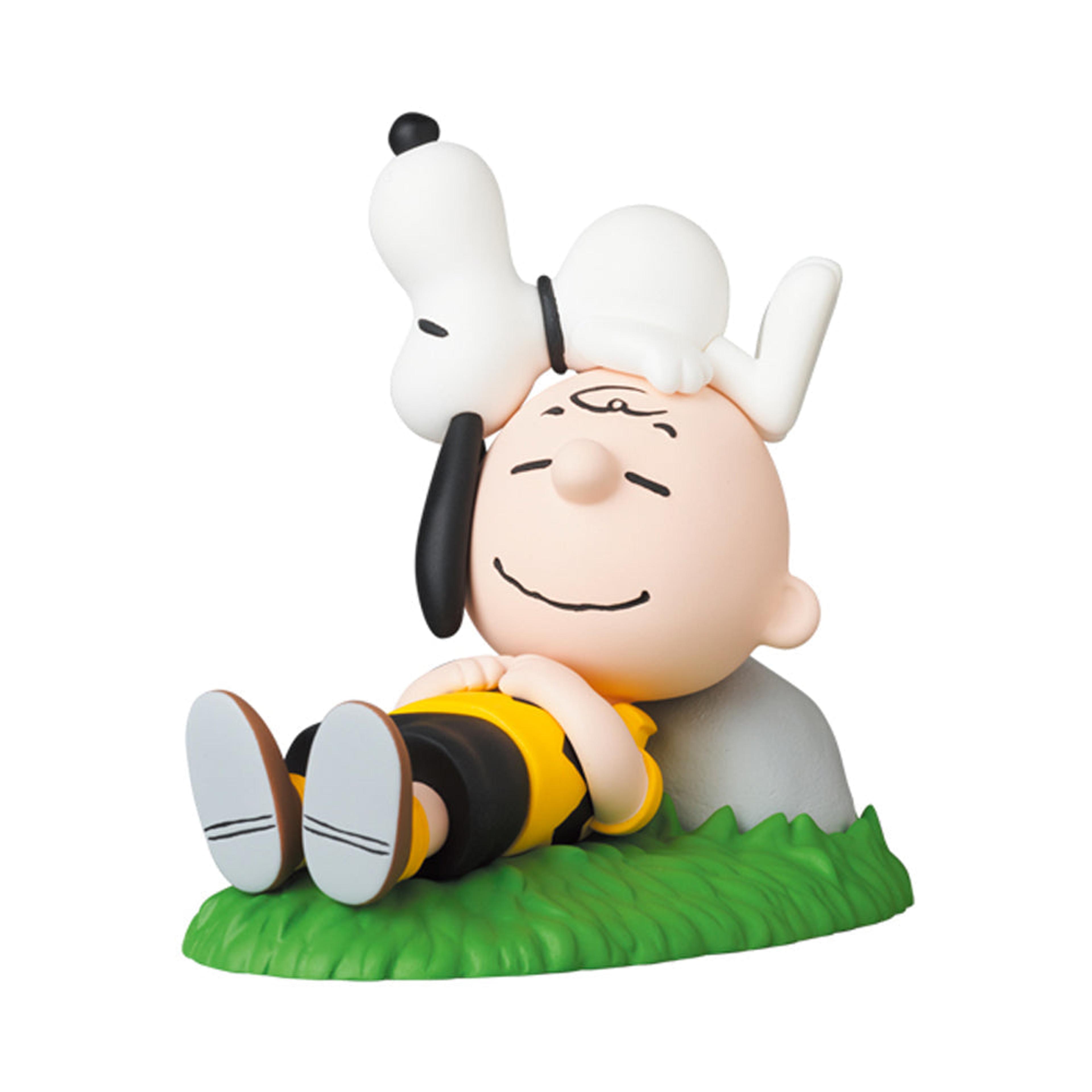 UDF Peanuts Series 13: Napping Charlie Brown & Snoopy Ultra Deta