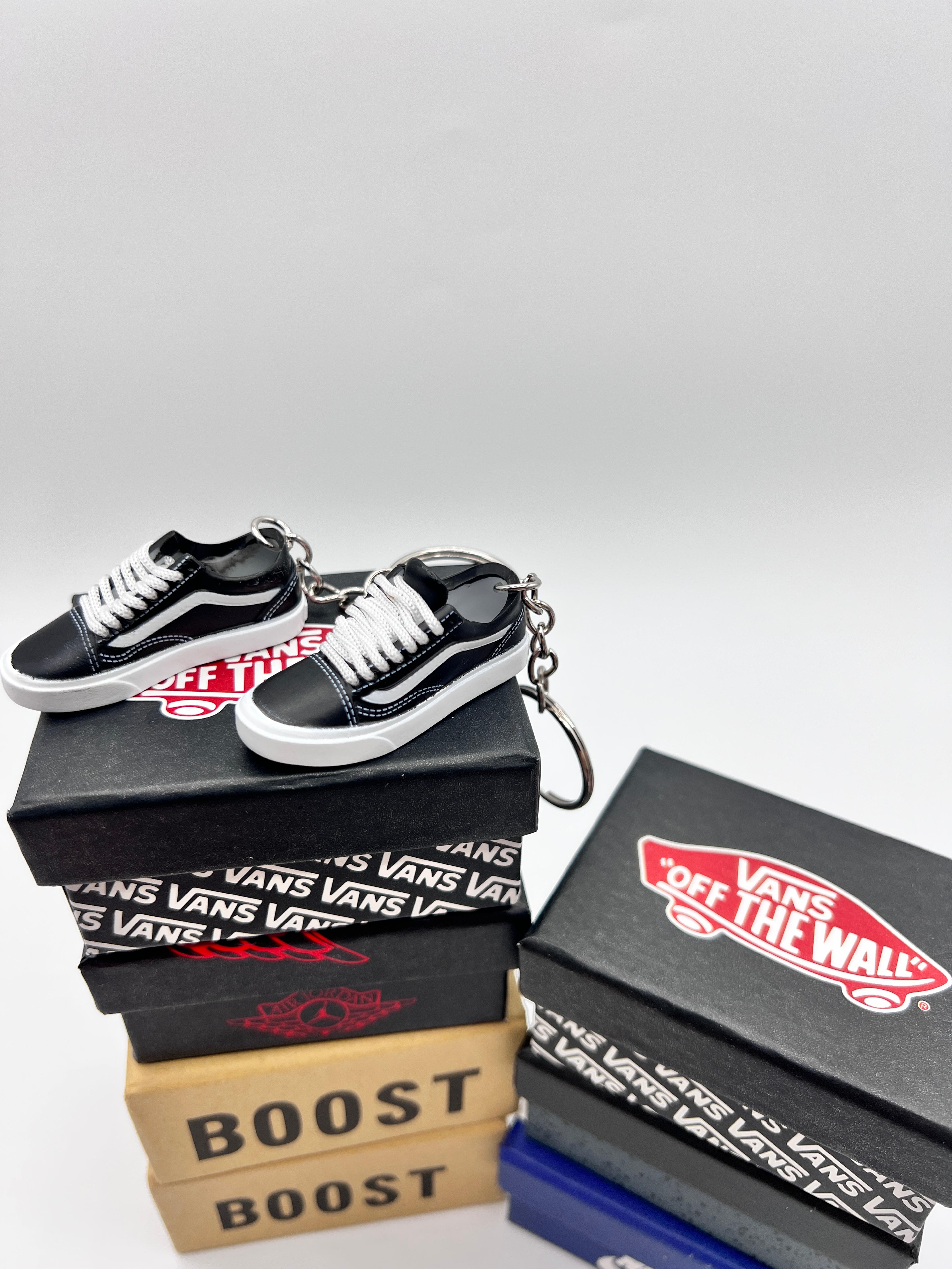 Free Shipping｜Vans Mini Skateboarding Shoe Keychain｜Vans Black Low | Casual Sneaker Collectible｜Shoebox Option