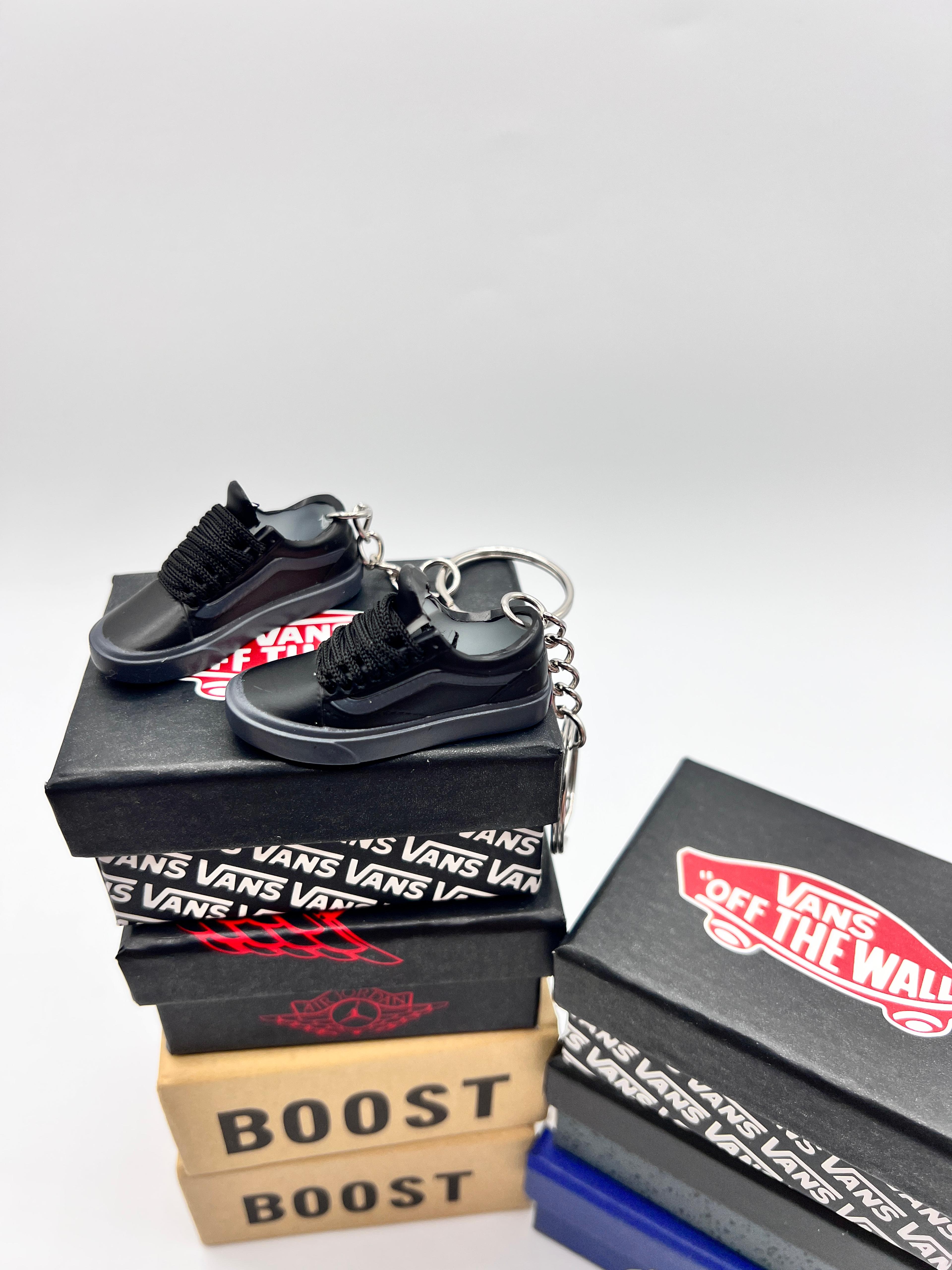 Free Shipping｜Vans Mini Skateboarding Shoe Keychain｜Vans All Black Low | Casual Sneaker Collectible｜Shoebox Option