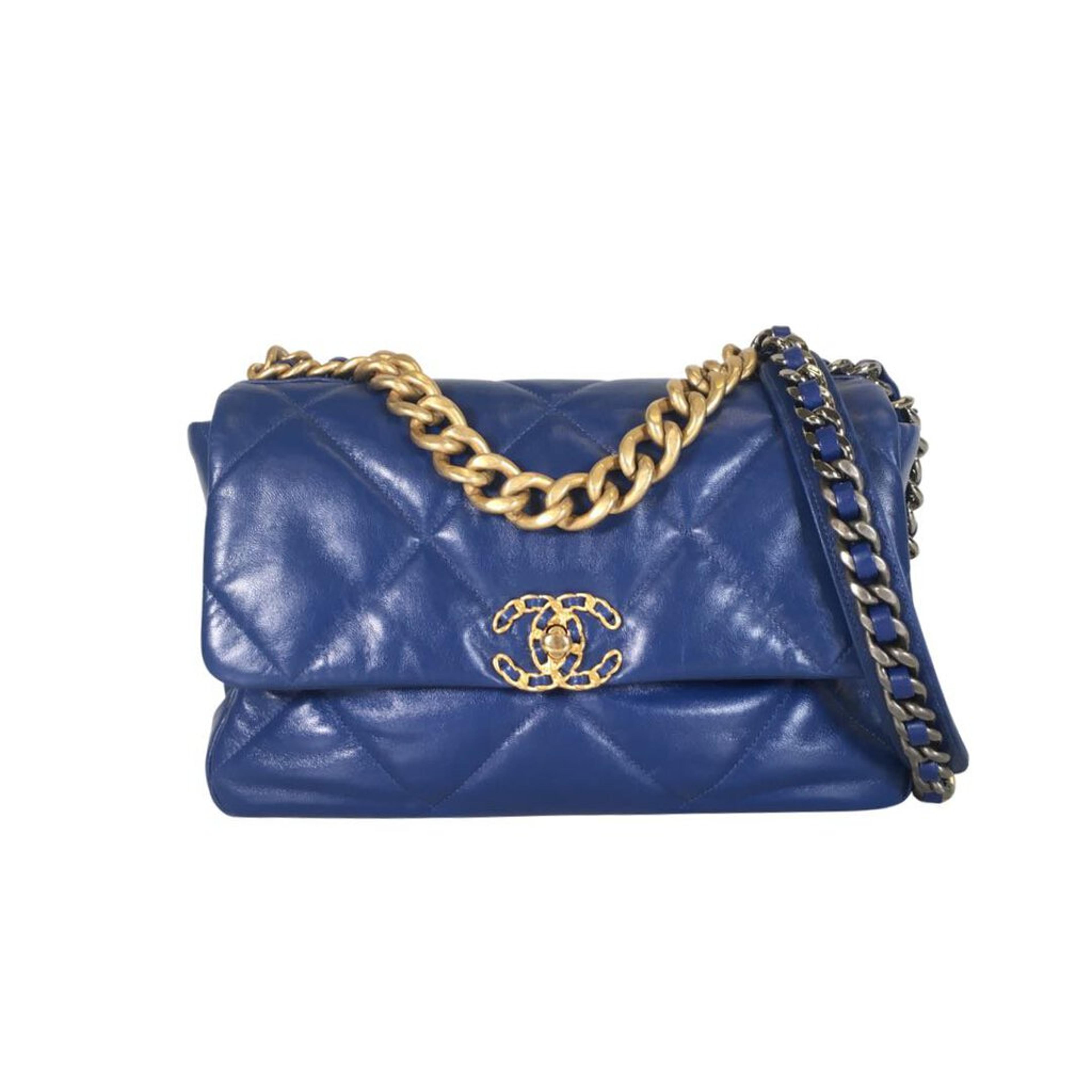 Chanel Top Handle Clutch with Chain – LuxuryPromise