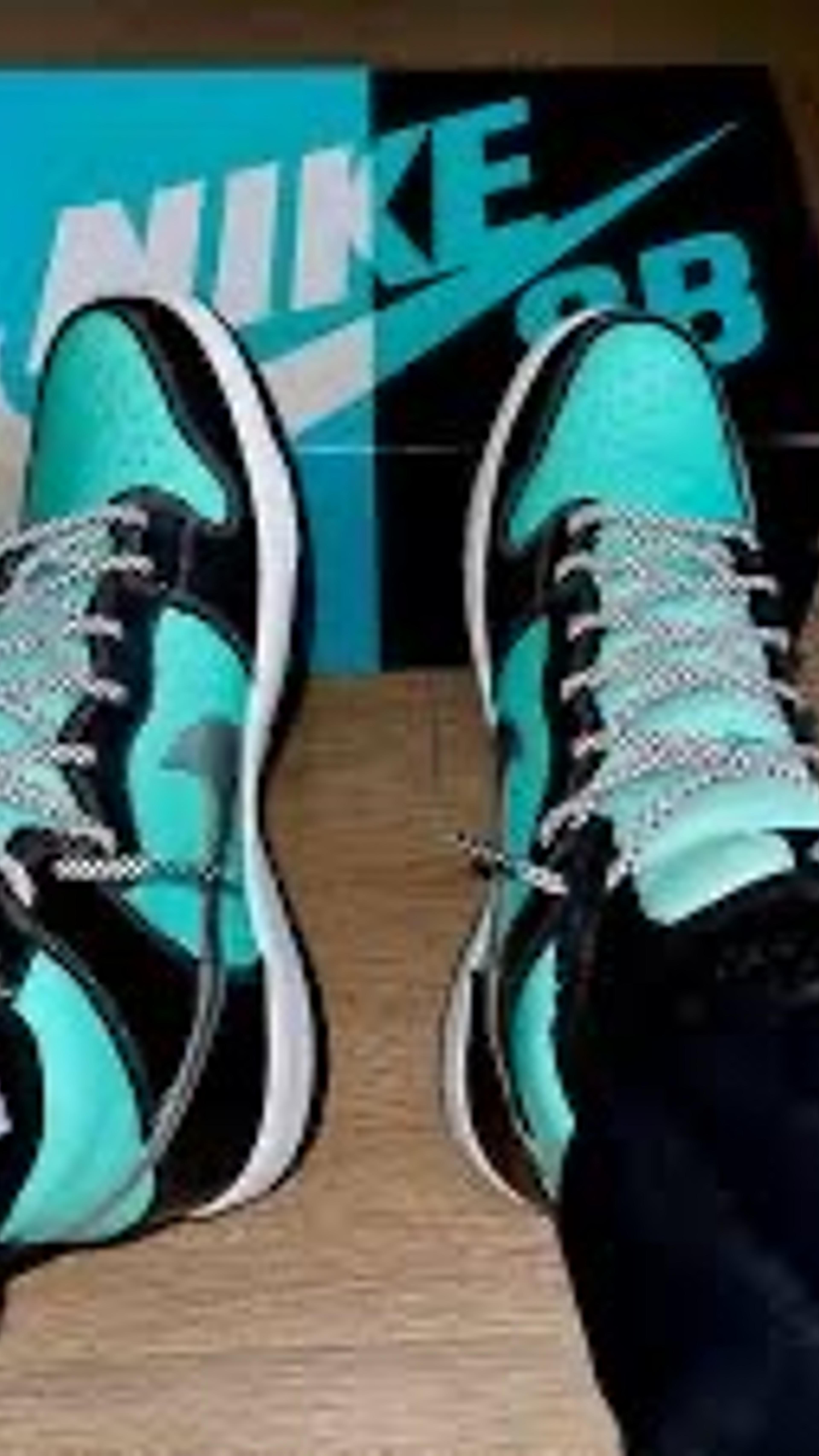 Preview image for the show titled "Mys Wheel DS SBDUNK HIGH TIFFANY DIAMOND Choice sz 9/10/11/12/13" at Tomorrow @ 12:10 AM