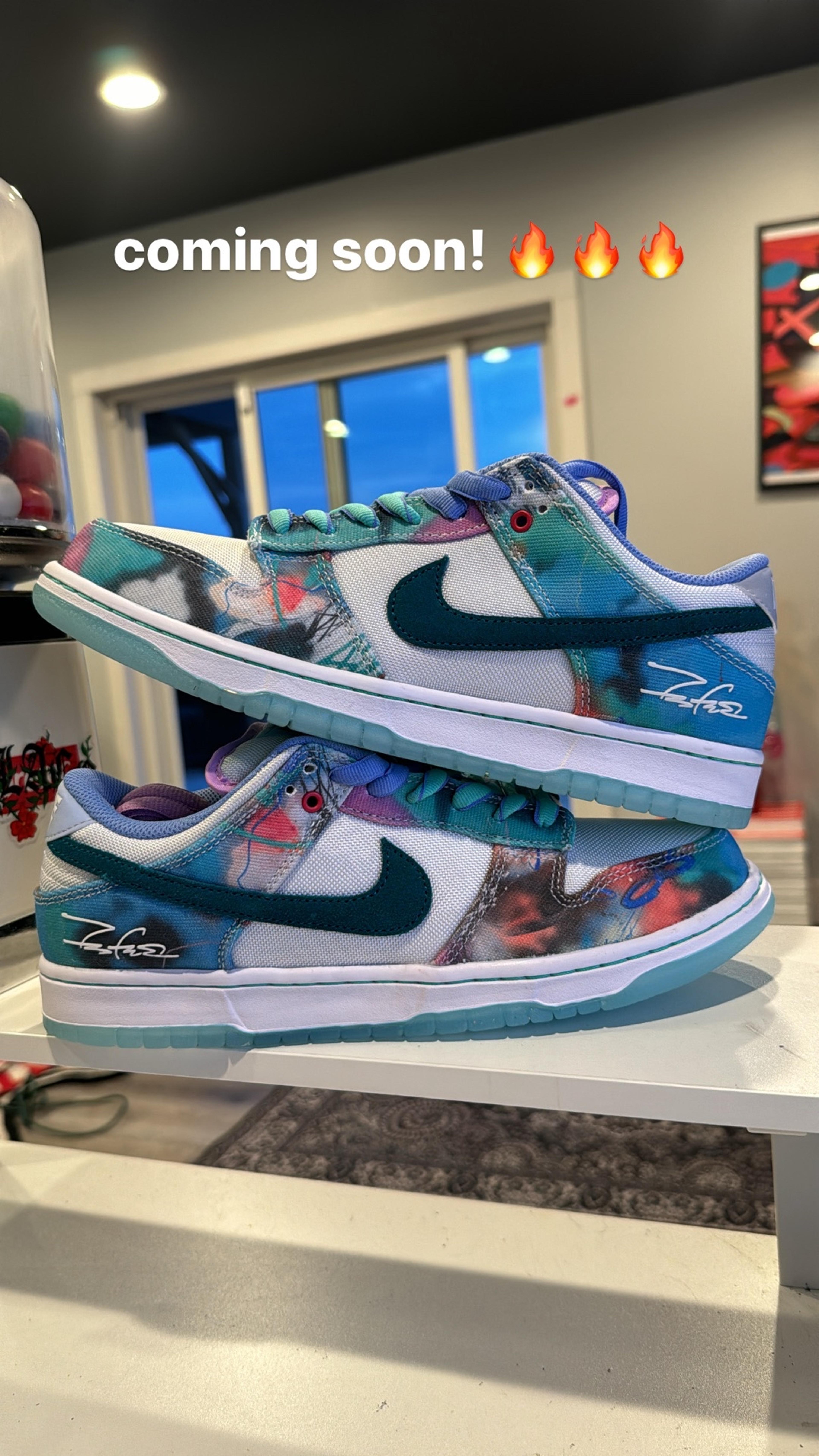 Preview image for the show titled "6k INSTANT PULLS TRAVIS FUTURA SB PS5 GIVEAWAYS!🔥🔥" at May 16, 2024